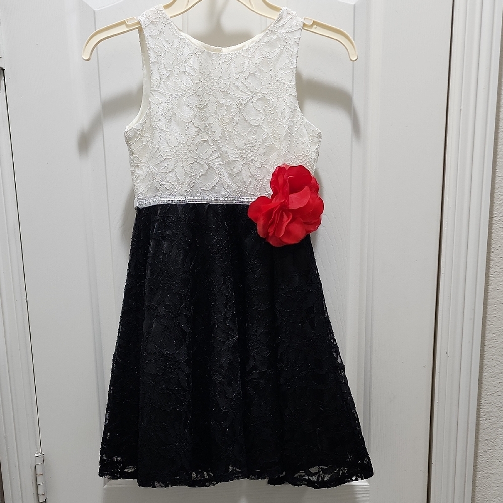 Youngland Elegant Black and White Dress with Red Flower